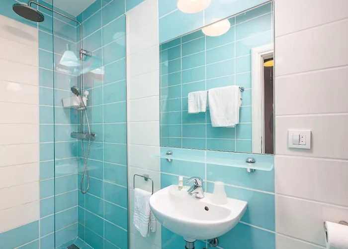 & Buble 3* 트로기르